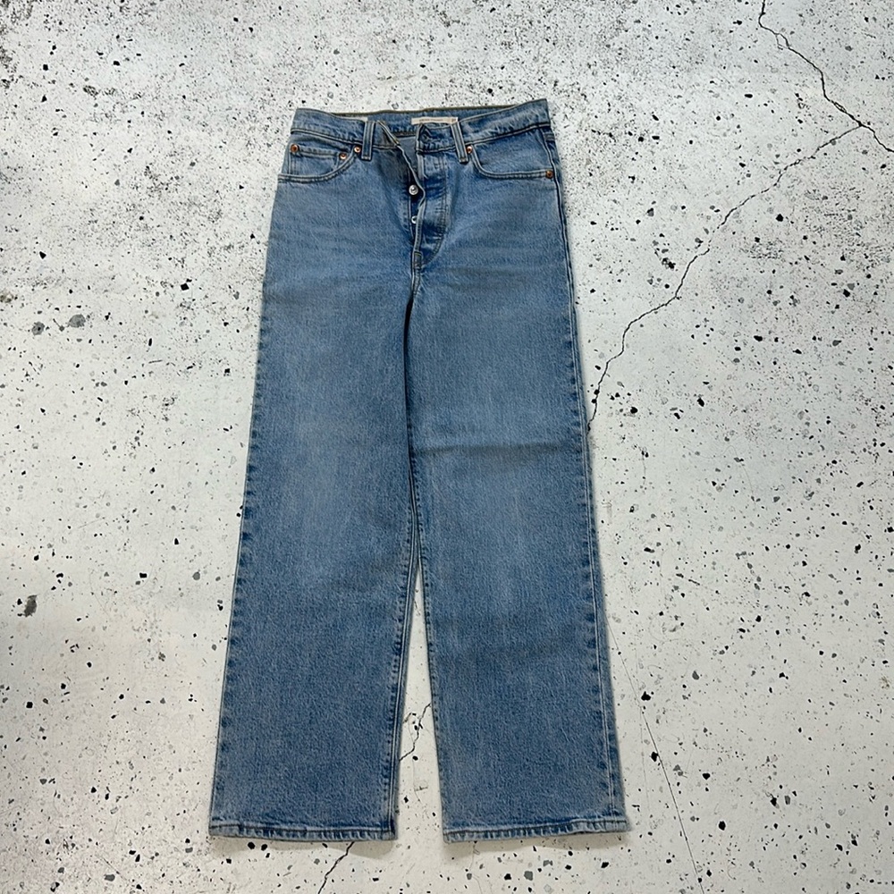 Levi’s rib cage Jean